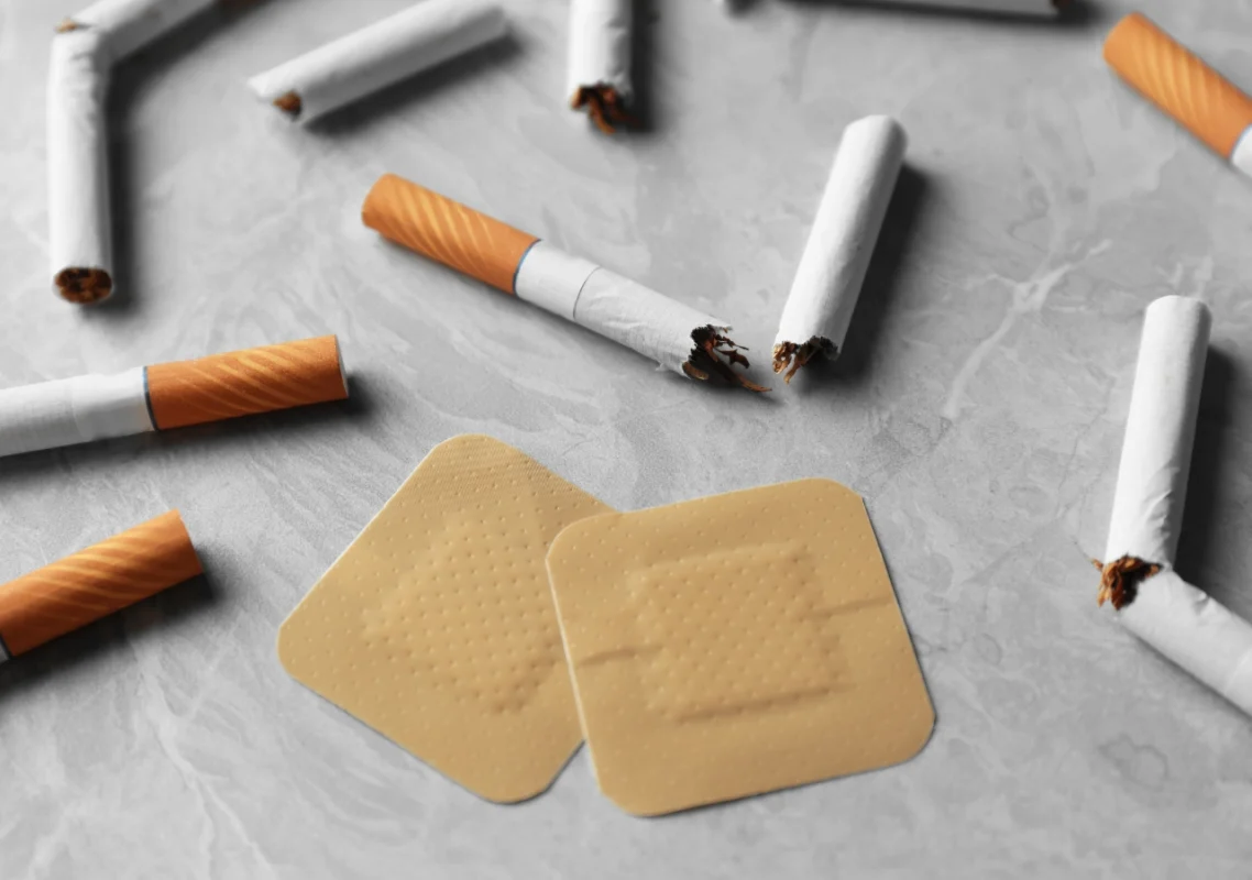 nikotinski flasteri i izlomljene cigarete - sredstvo za odvikavanje od pušenja